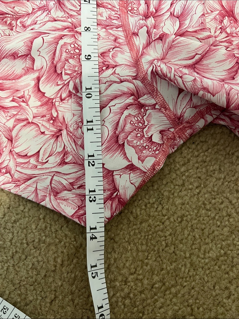 Lululemon classic speed shorts, mid rise 4-way stretch, 4” - Picture 4 of 5